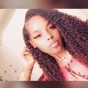 Meet your Posher, Lottie